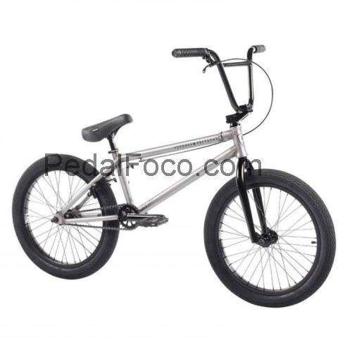 Subrosa Salvador ficha tecnica